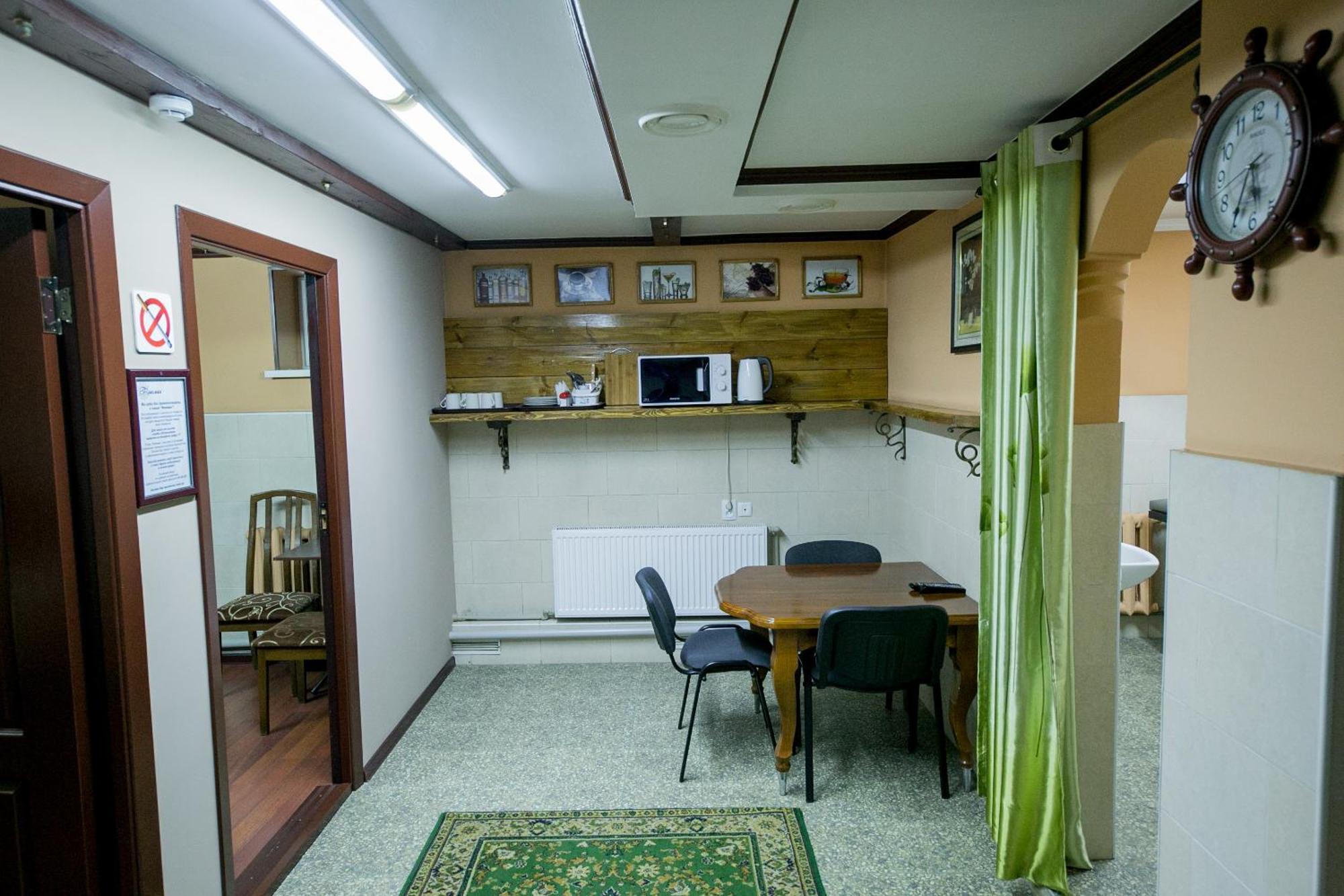 Club-Hotel Flagman Bischkek Zimmer foto