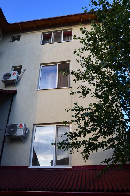Club-Hotel Flagman Bischkek Exterior foto